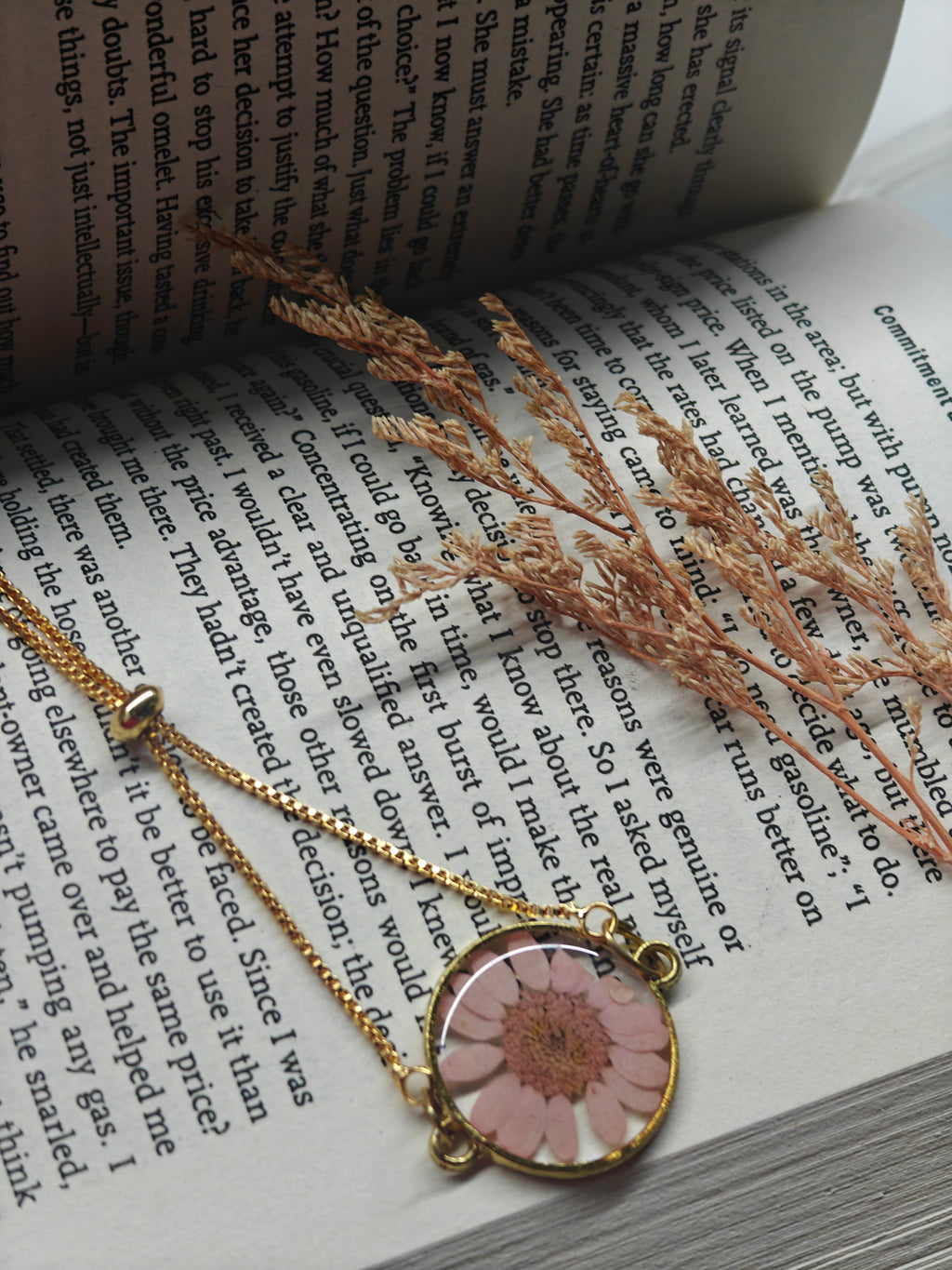 Pink Daisy Resin Flower Bracelet