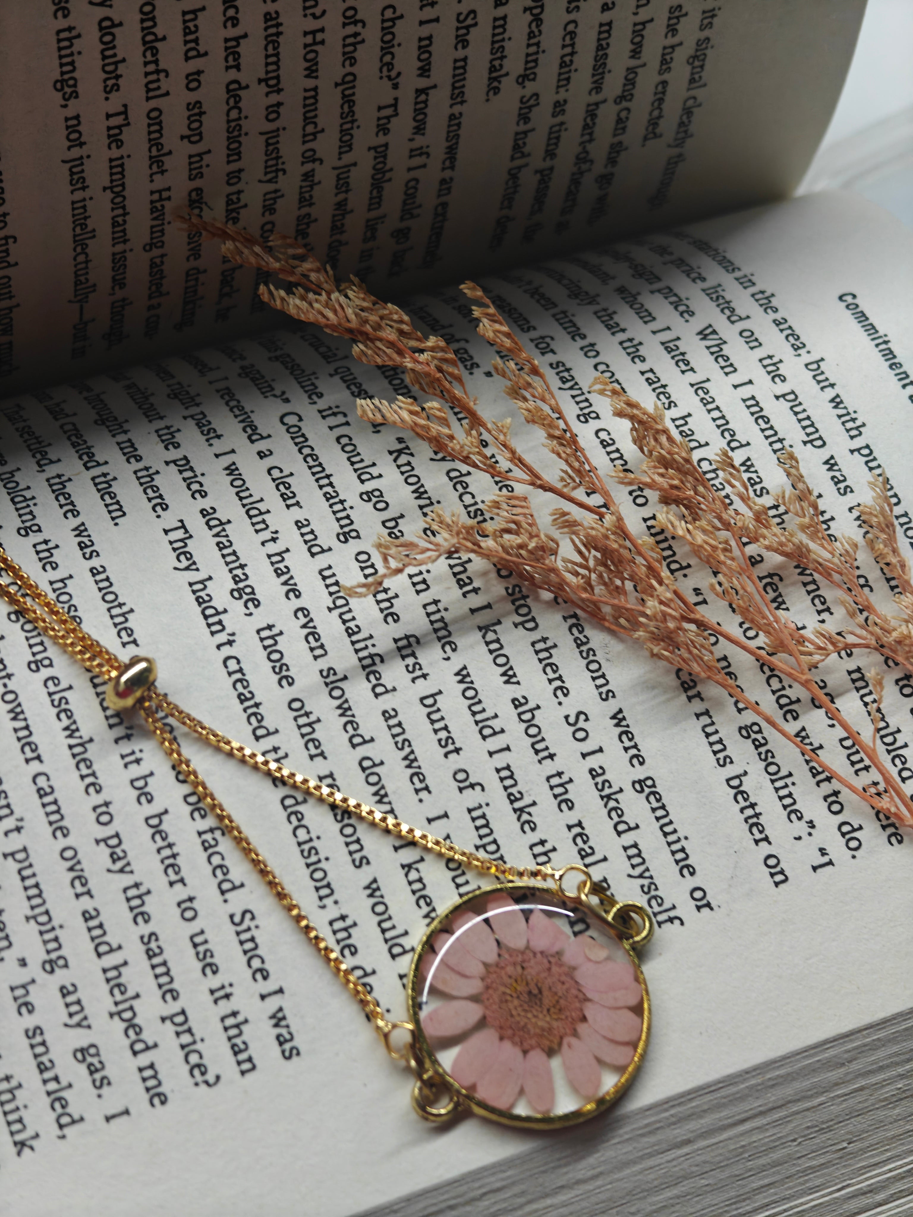 Pink Daisy Resin Flower Bracelet