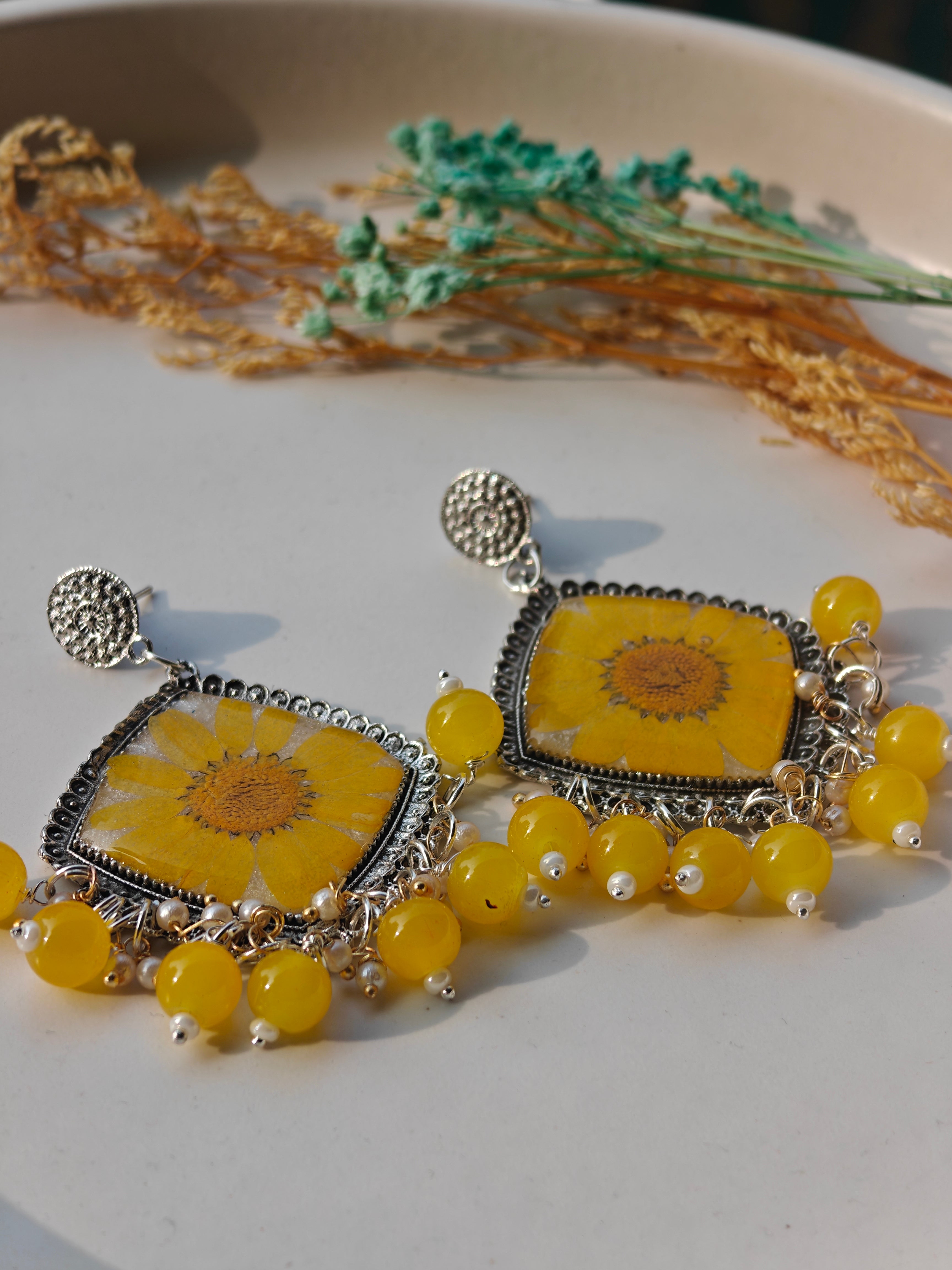 Real Daisy Resin Earrings – Bloom by Zynlee